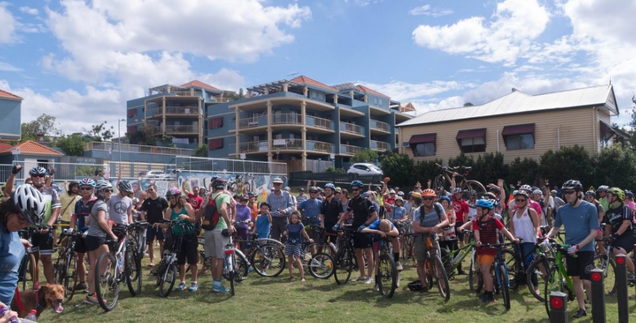 Brisbane community ride, image: http://www.jonathansri.com/cycling