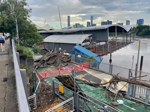 Derelict 'Drift restaurant' blocking the Bicentennial Bikeway, Brisbane River flood, March 2022, Credit: Turnstyle Community Bike Shed