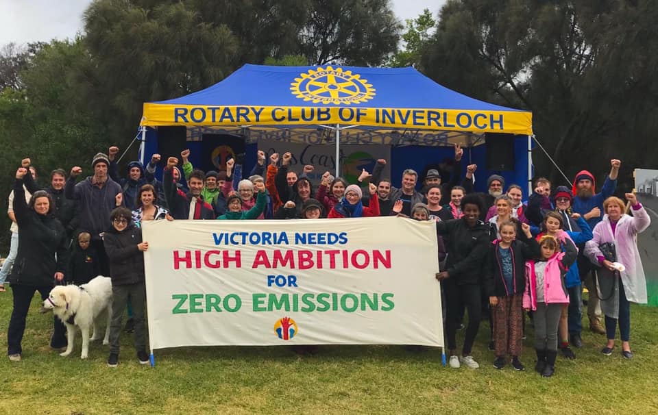 A banner action in Inverloch as part of the 4 year long campaign for strong emission reduction targets