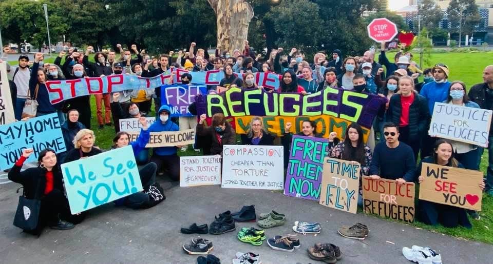 Demonstrators for Refugees outside Park Hotel 