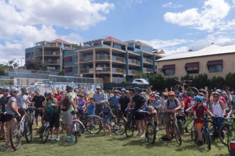 Brisbane community ride, image: http://www.jonathansri.com/cycling